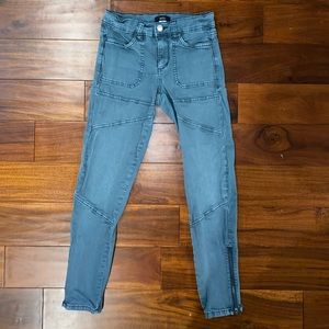 BDG Moto Ankle Skinny Jeans